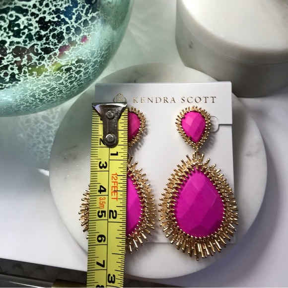 Kendra Scott vintage Mercer Earrings. - Picture 7 of 7